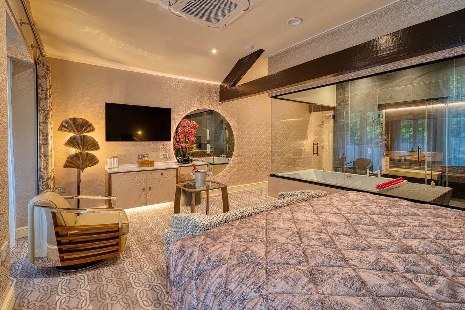 Loft Suite open plan bedroom