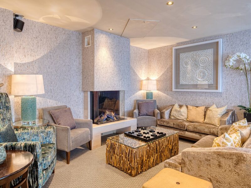 Salutation Lounge and Bar with fireplace
