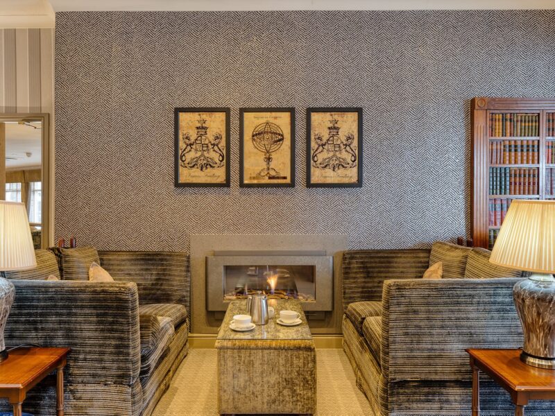 Salutation Lounge guest snug